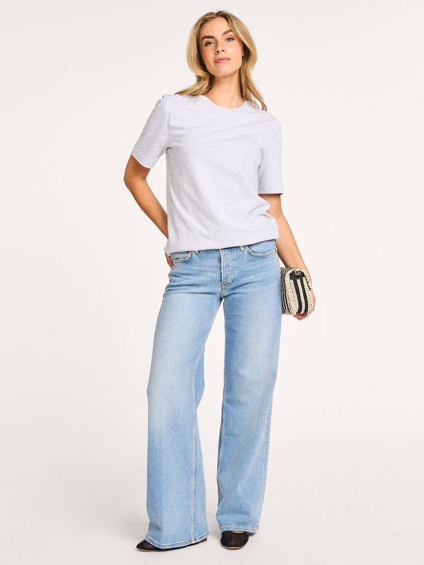 Ontdek de Mid waist wide leg jeans van Re/Done in de kleur blauw bij Orangebag. Op werkdagen voor 21:45 besteld, morgen in huis.