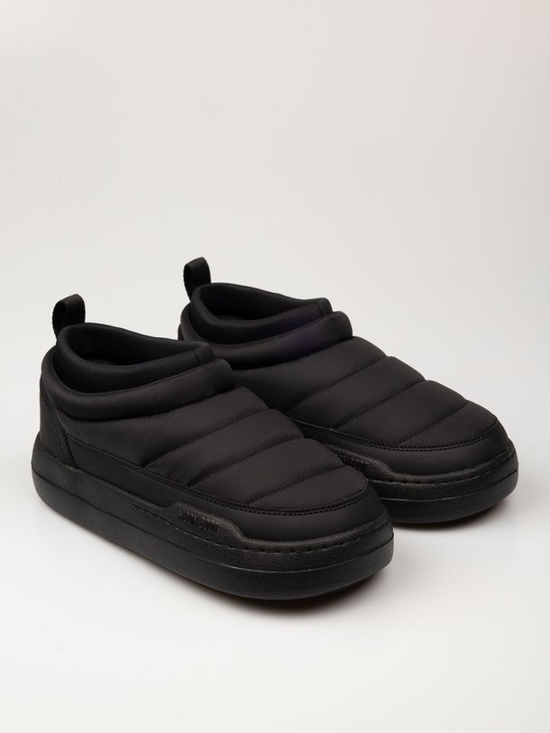 Ontdek de Park gewatteerde instappers van Moon Boot in de kleur zwart bij Orangebag. Op werkdagen voor 21:45 besteld, morgen in huis.