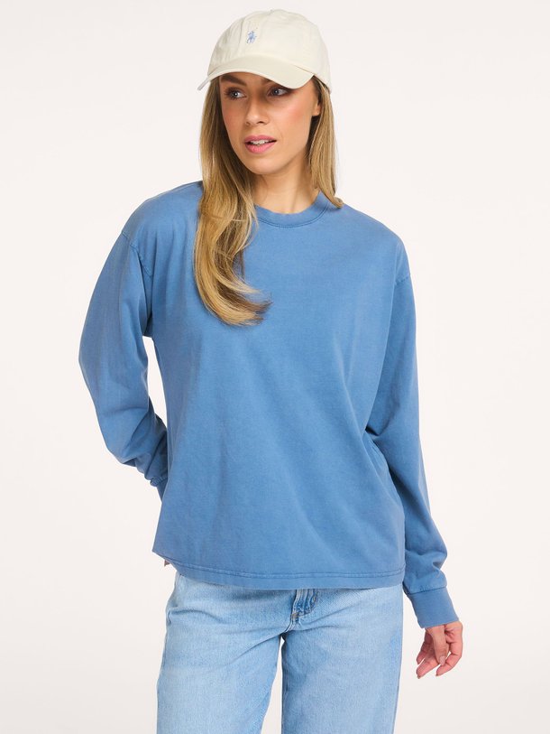 Ontdek de Organic cotton longsleeve van Colorful Standard in de kleur Blauw bij Orangebag. Op werkdagen voor 21:45 besteld, morgen in huis.