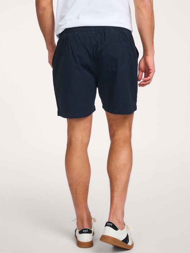 Colorful Standard Organic Cotton Short - Donkerblauw Ontdek de Organic cotton short van Colorful Standard in de kleur donkerblauw bij Orangebag. Op werkdagen voor 21:45 besteld, morgen in huis.