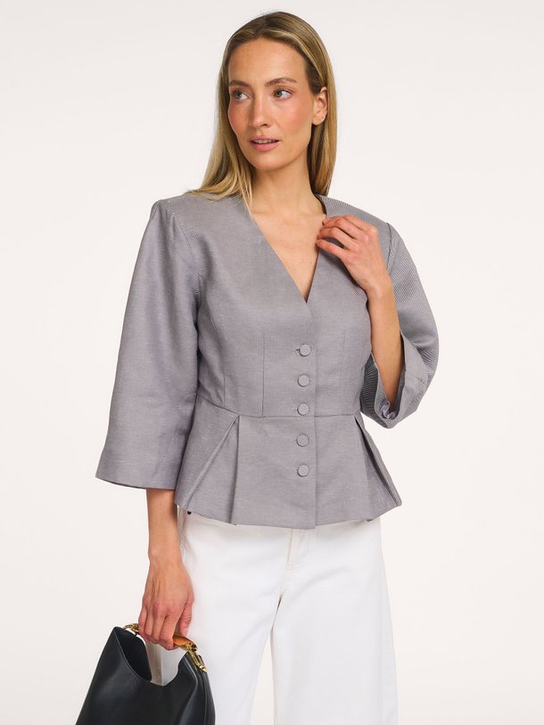Ontdek de Via Waist Blazer van Karen By Simonsen bij Orangebag. Op werkdagen voor 21:45 besteld, morgen in huis.