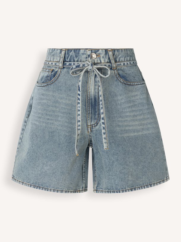 Ontdek de Aggi high waist denim short van Modstrom in de kleur Blauw bij Orangebag. Op werkdagen voor 21:45 besteld, morgen in huis.