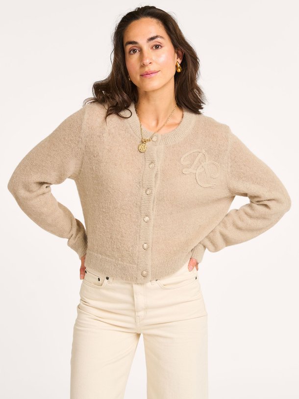 Ontdek de Erin alpacamix vest van Dante 6 in de kleur Taupe bij Orangebag. Op werkdagen voor 21:45 besteld, morgen in huis.