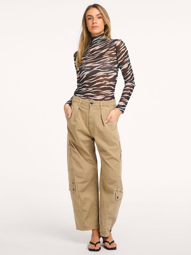 Ontdek de Lois geweven top van Lala Berlin in de kleur Zwart bij Orangebag. Op werkdagen voor 21:45 besteld, morgen in huis.