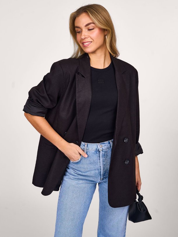 Ontdek de Elarah linnenmix oversized blazer van Gestuz in de kleur zwart bij Orangebag. Op werkdagen voor 21:45 besteld, morgen in huis.
