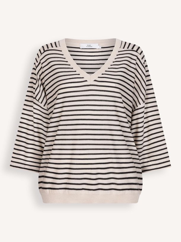 Ontdek de Vayen wolmix gestreepte top van Ruby Tuesday in de kleur off-white bij Orangebag. Op werkdagen voor 21:45 besteld, morgen in huis.