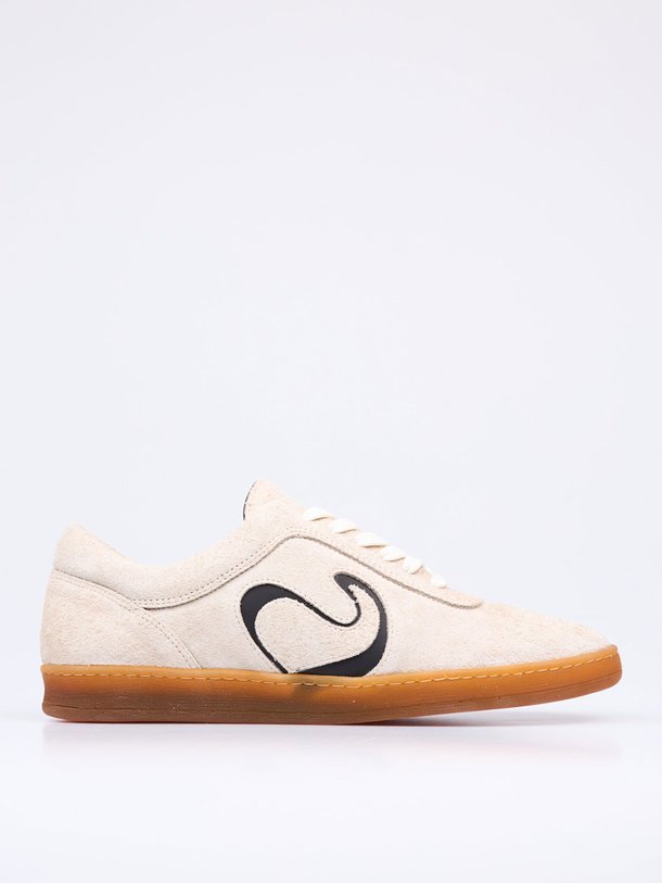 Ontdek de Blaire suède sneakers van Anonymous Copenhagen in de kleur crème bij Orangebag. Op werkdagen voor 21:45 besteld, morgen in huis.