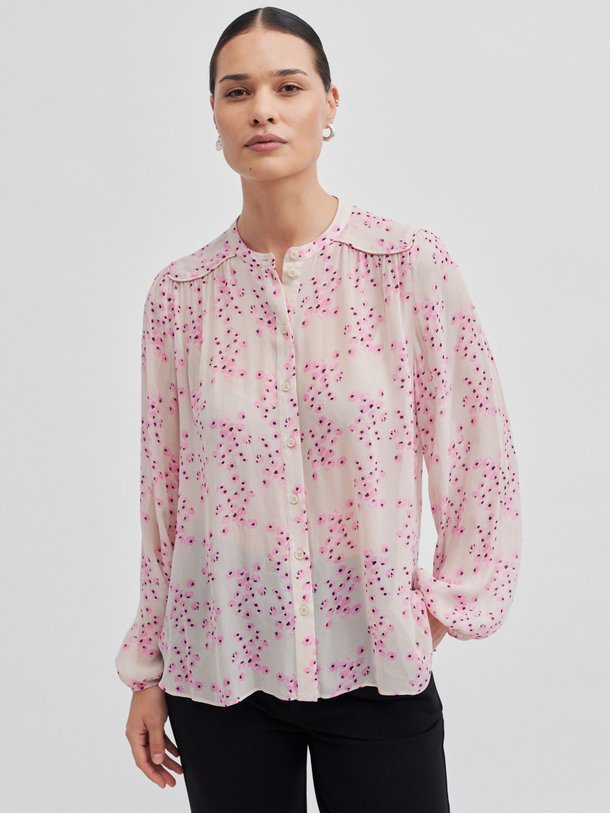 Ontdek de Ciloa vicose blouse met print van Second Female in de kleur zand bij Orangebag. Op werkdagen voor 21:45 besteld, morgen in huis.