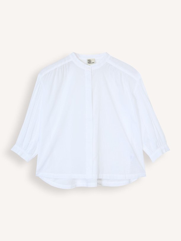 Ontdek de Carla katoenen blouse van Sacrécoeur in de kleur Wit bij Orangebag. Op werkdagen voor 21:45 besteld, morgen in huis.