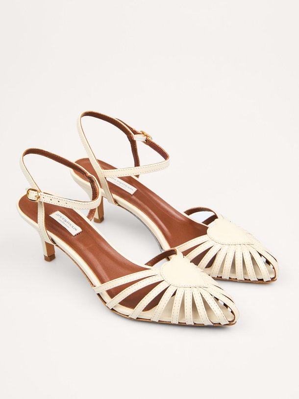 Ontdek de Keesha lederen sandalen van Anonymous Copenhagen in de kleur Beige bij Orangebag. Op werkdagen voor 21:45 besteld, morgen in huis.