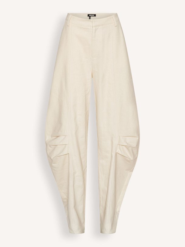 Ontdek de Cassandria linnenmix barrel fit broek van Rotate Birger Christensen in de kleur Off-white bij Orangebag. Op werkdagen voor 21:45 besteld, morgen in huis.