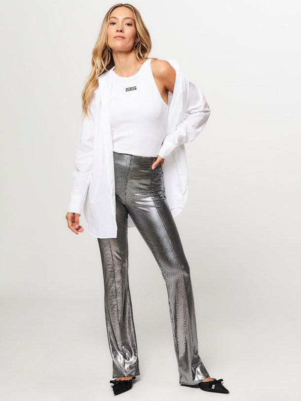 Ontdek de Ivetta geweven flared fit metallic broek van Notes du Nord in de kleur zilverkleur bij Orangebag. Op werkdagen voor 21:45 besteld, morgen in huis.