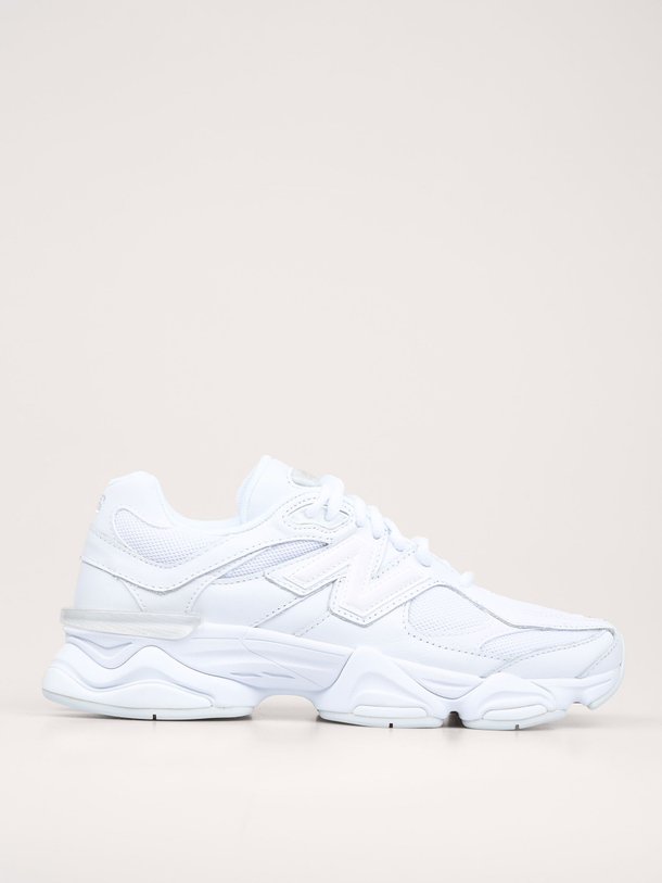 Ontdek de U9060 lederen sneakers van New Balance in de kleur wit bij Orangebag. Op werkdagen voor 21:45 besteld, morgen in huis.