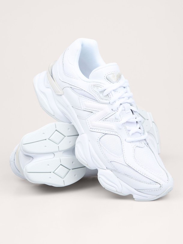 Ontdek de U9060 lederen sneakers van New Balance in de kleur wit bij Orangebag. Op werkdagen voor 21:45 besteld, morgen in huis.