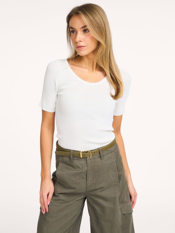 Ontdek de Clair viscosemix rib top van Co'Couture in de kleur Off-white bij Orangebag. Op werkdagen voor 21:45 besteld, morgen in huis.