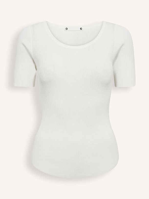 Ontdek de Clair viscosemix rib top van Co'Couture in de kleur Off-white bij Orangebag. Op werkdagen voor 21:45 besteld, morgen in huis.