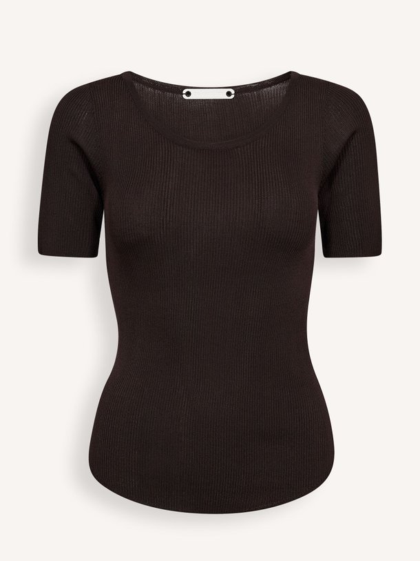 Ontdek de Clair viscosemix rib top van Co'Couture in de kleur Bruin bij Orangebag. Op werkdagen voor 21:45 besteld, morgen in huis.