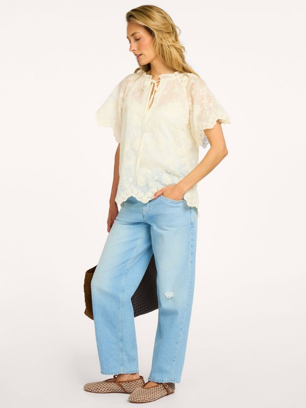 Lollys Laundry Kalill Blouse Ss Ontdek de KaliLL Blouse SS van Lollys Laundry bij Orangebag. Op werkdagen voor 21:45 besteld, morgen in huis.