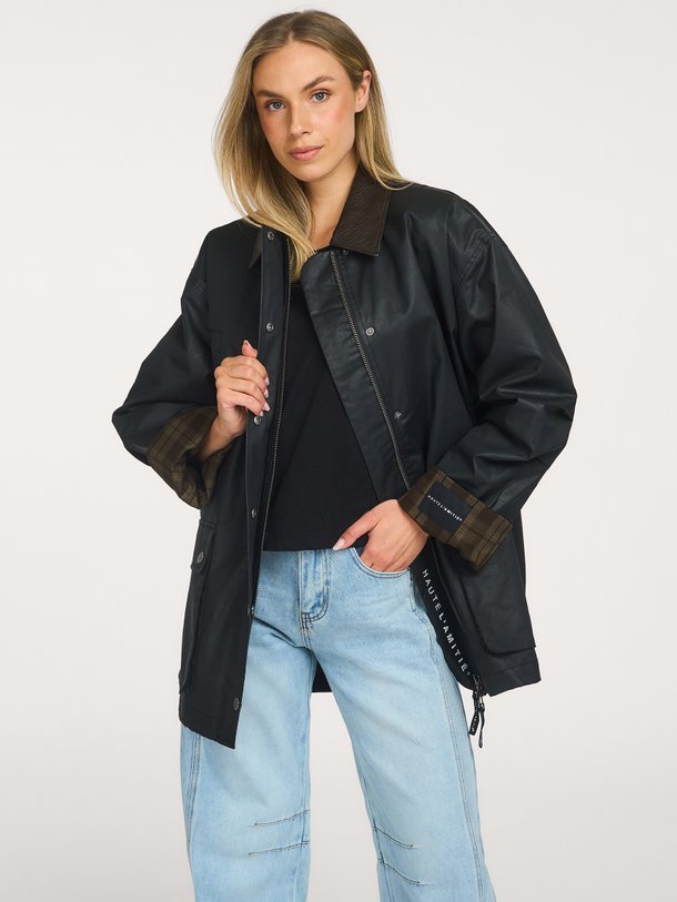 Ontdek de Oily Hunters Jacket van Haute L'Amitié bij Orangebag. Op werkdagen voor 21:45 besteld, morgen in huis.