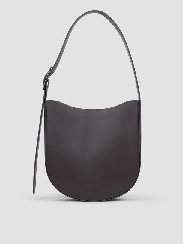 Ontdek de Lederen schoudertas van Closed in de kleur bruin bij Orangebag. Op werkdagen voor 21:45 besteld, morgen in huis.