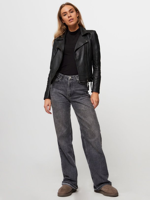 Ontdek de Iman lederen jack van Modstrom in de kleur zwart bij Orangebag. Op werkdagen voor 21:45 besteld, morgen in huis.