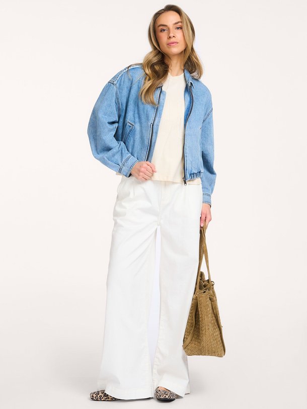 Ontdek de High waist wide leg stretch jeans van Summum in de kleur Wit bij Orangebag. Op werkdagen voor 21:45 besteld, morgen in huis.