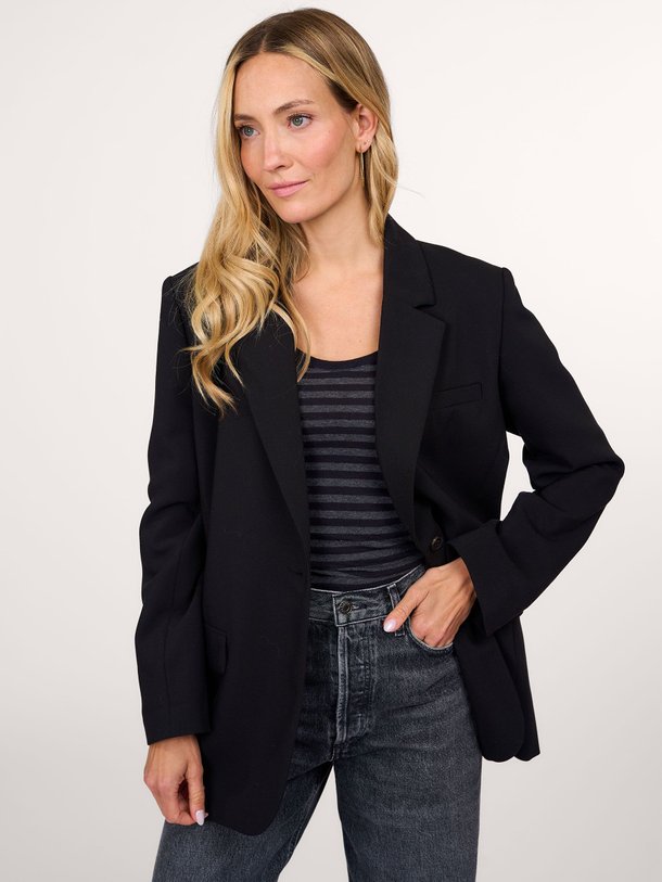 Ontdek de M444 Organic cotton/cashmere mix gestreepte top van Majestic Filatures in de kleur donkerblauw bij Orangebag. Op werkdagen voor 21:45 besteld, morgen in huis.