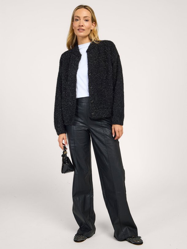 Ontdek de Gebreid lurex vest van Yaya in de kleur zwart bij Orangebag. Op werkdagen voor 21:45 besteld, morgen in huis.