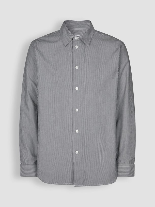 Ontdek de Damon organic cotton overhemd met dessin van Samsoe Samsoe in de kleur zwart bij Orangebag. Op werkdagen voor 21:45 besteld, morgen in huis.