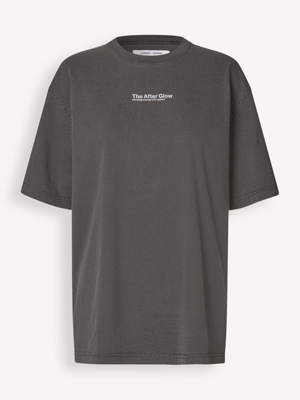 Ontdek de SAUNI T-SHIRT 15489 van Samsoe Samsoe bij Orangebag. Op werkdagen voor 21:45 besteld, morgen in huis.