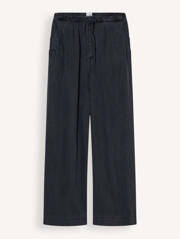 Ontdek de Wynston high waist loose fit jeans van Closed in de kleur Zwart bij Orangebag. Op werkdagen voor 21:45 besteld, morgen in huis.