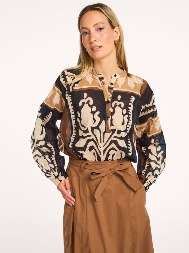 Ontdek de Eji katoenen top met dessin van La Fee Maraboutee in de kleur Bruin bij Orangebag. Op werkdagen voor 21:45 besteld, morgen in huis.