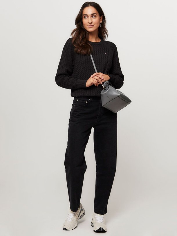 Ontdek de Devi low waist loose fit jeans van Citizens of Humanity in de kleur zwart bij Orangebag. Op werkdagen voor 21:45 besteld, morgen in huis.