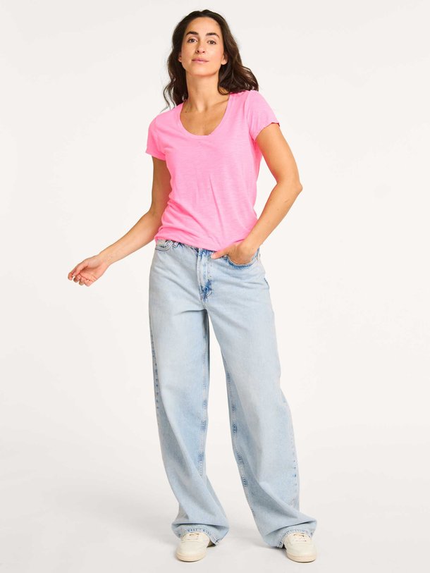 Ontdek de Jacksonville katoenmix slub T-shirt van American Vintage in de kleur roze bij Orangebag. Op werkdagen voor 21:45 besteld, morgen in huis.