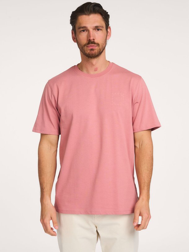 Ontdek de Ben organic cotton T-shirt met print van Les Deux in de kleur Oud roze bij Orangebag. Op werkdagen voor 21:45 besteld, morgen in huis.