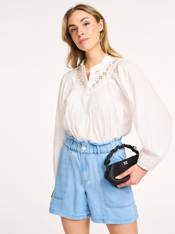 Ontdek de Lanna organic cotton blouse van Suncoo in de kleur wit bij Orangebag. Op werkdagen voor 21:45 besteld, morgen in huis.