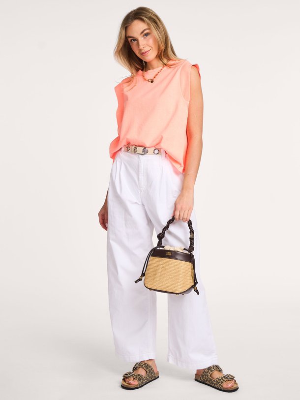 Ontdek de Pristine high waist straight fit jeans van Bellerose in de kleur wit bij Orangebag. Op werkdagen voor 21:45 besteld, morgen in huis.