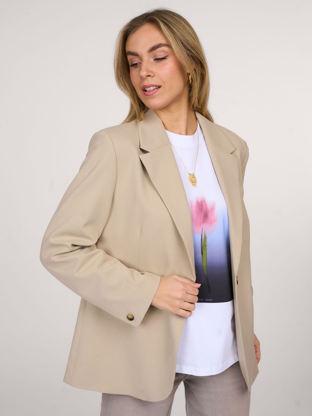 Ontdek de Haven viscosemix oversized blazer van Samsoe Samsoe in de kleur beige bij Orangebag. Op werkdagen voor 21:45 besteld, morgen in huis.
