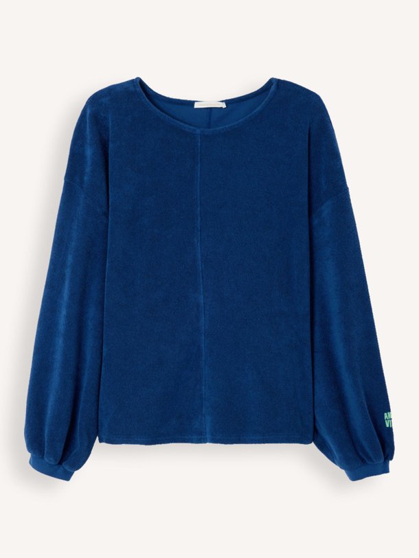 Ontdek de Fuxow katoenen badstof trui van American Vintage in de kleur Donkerblauw bij Orangebag. Op werkdagen voor 21:45 besteld, morgen in huis.