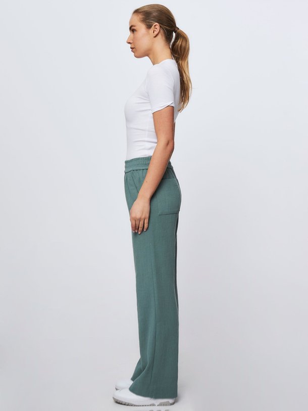 Ruby Tuesday Reline - Viscosemix Palazzo - Groen Ontdek de Reline viscosemix palazzo van Ruby Tuesday in de kleur groen bij Orangebag. Op werkdagen voor 21:45 besteld, morgen in huis.
