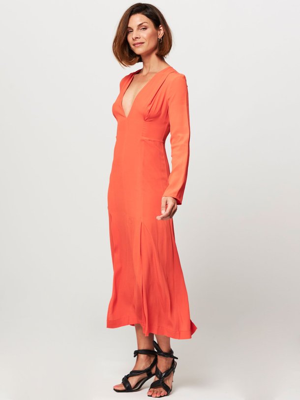 Ontdek de Zijdemix jurk van Semicouture in de kleur oranje bij Orangebag. Op werkdagen voor 21:45 besteld, morgen in huis.