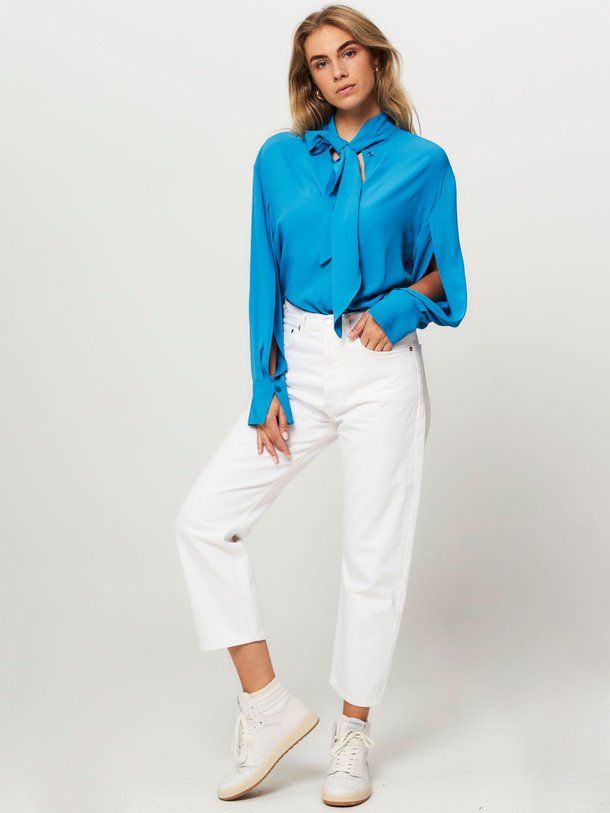 Ontdek de Zijdemix blouse van Semicouture in de kleur blauw bij Orangebag. Op werkdagen voor 21:45 besteld, morgen in huis.