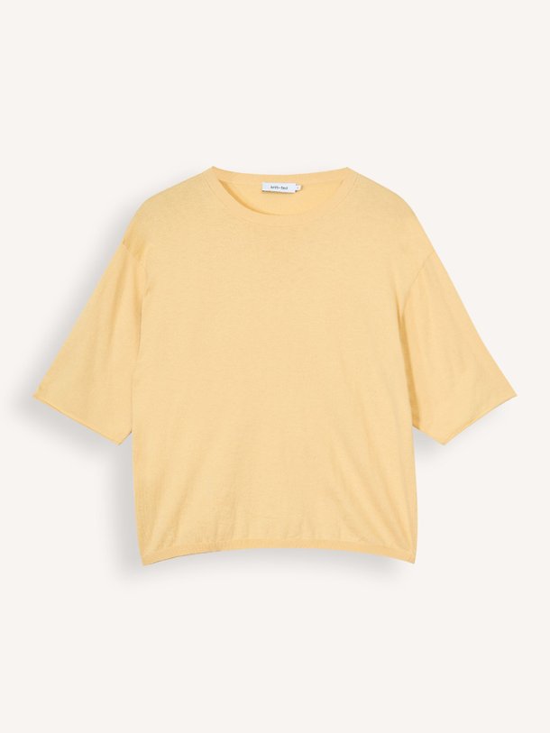 Ontdek de Merle katoenmix T-shirt van Knit-ted in de kleur Geel bij Orangebag. Op werkdagen voor 21:45 besteld, morgen in huis.