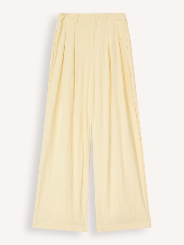 Ontdek de Gilda katoenmix pantalon van My Essential Wardrobe in de kleur crème bij Orangebag. Op werkdagen voor 21:45 besteld, morgen in huis.