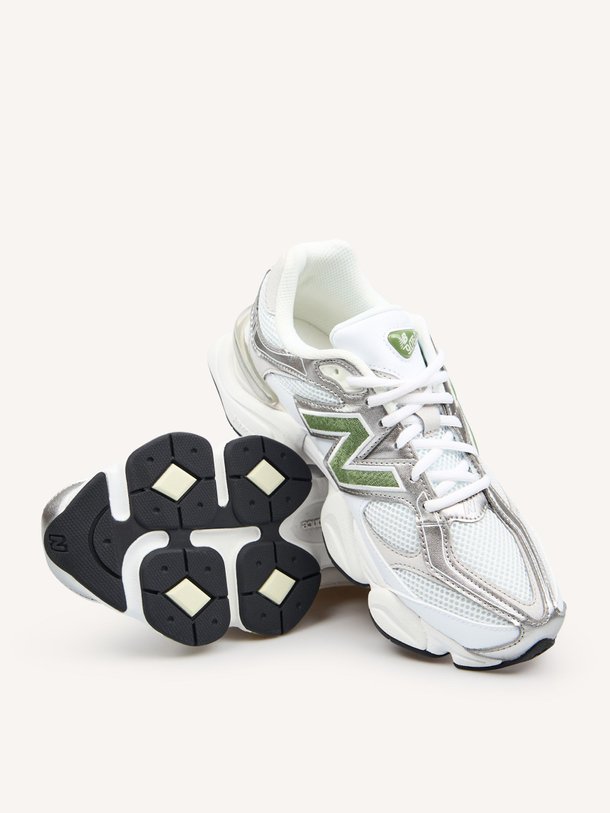 Ontdek de U9060, suède sneakers van New Balance bij Orangebag. Op werkdagen voor 21:45 besteld, morgen in huis.