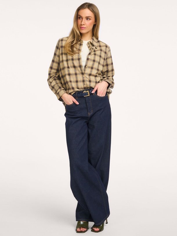 Ontdek de Sahim katoenen geruite blouse van My Essential Wardrobe in de kleur Beige bij Orangebag. Op werkdagen voor 21:45 besteld, morgen in huis.