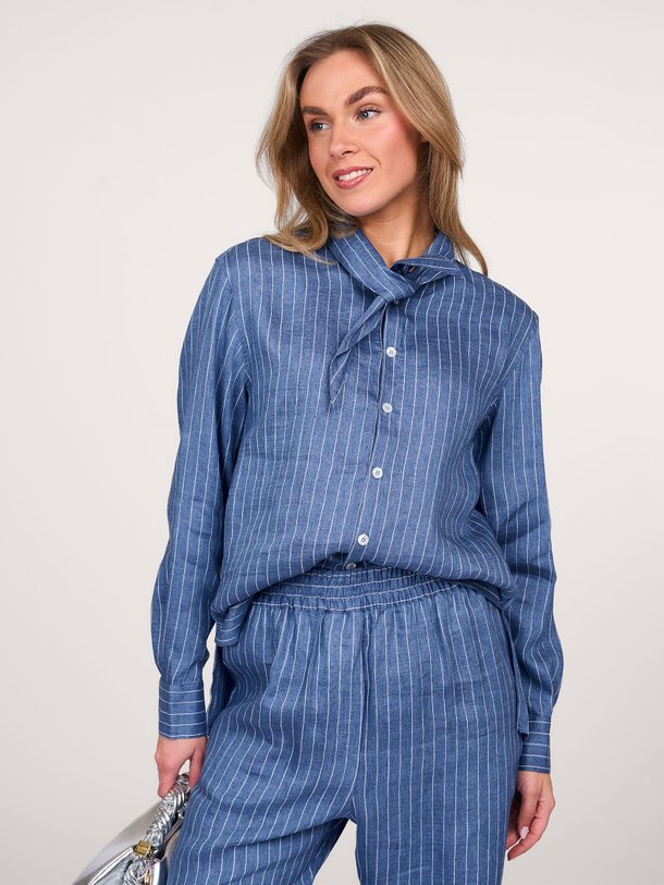 Ontdek de Shibuya linnenmix gestreepte blouse van Sea Me Happy in de kleur blauw bij Orangebag. Op werkdagen voor 21:45 besteld, morgen in huis.