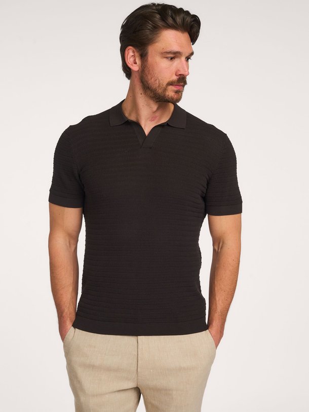 Ontdek de Braian katoenen polo met structuur van Drykorn in de kleur Bruin bij Orangebag. Op werkdagen voor 21:45 besteld, morgen in huis.