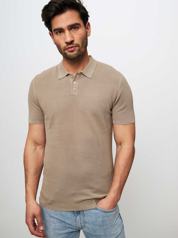 Ontdek de Triton katoenen polo van Drykorn in de kleur lichtbruin bij Orangebag. Op werkdagen voor 21:45 besteld, morgen in huis.