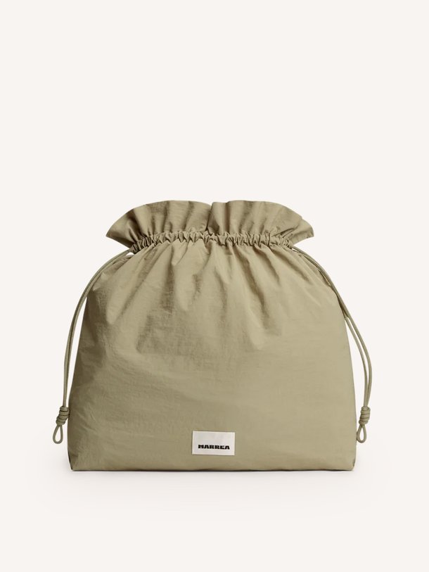Ontdek de Gevlochten handtas large van Marrea in de kleur Taupe bij Orangebag. Op werkdagen voor 21:45 besteld, morgen in huis.
